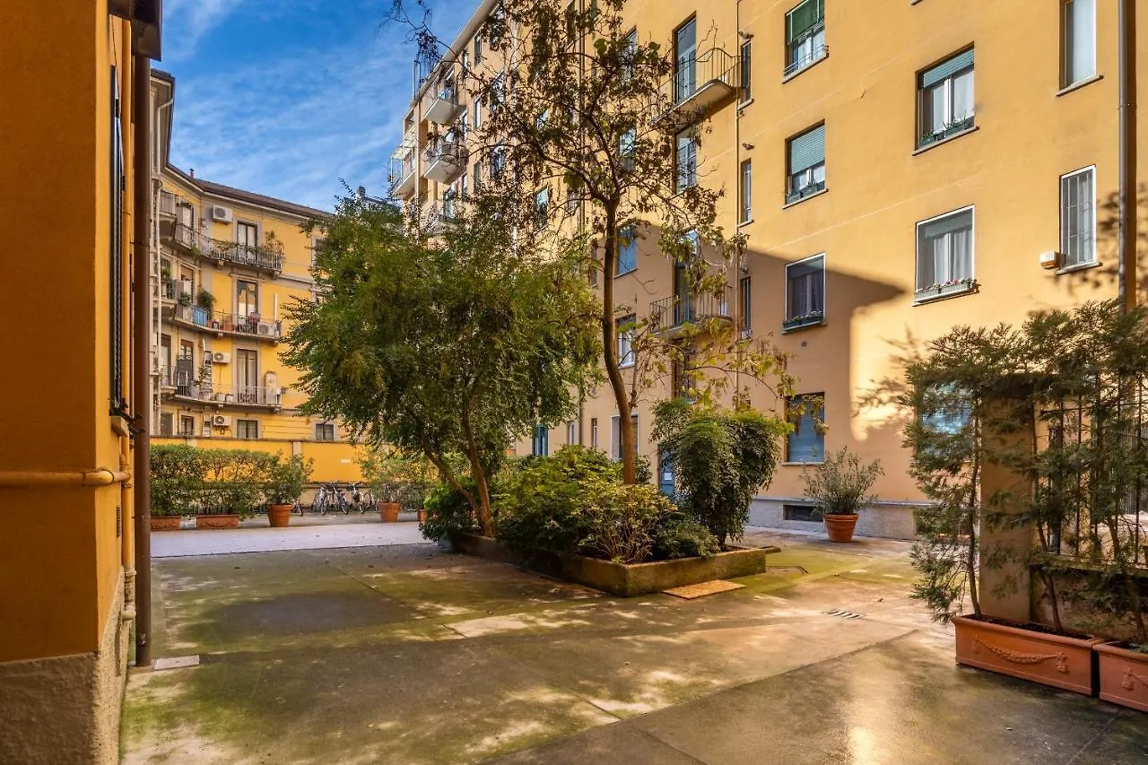 Elegant Citylife Apartment- Metro Access - Double Rooms Milan