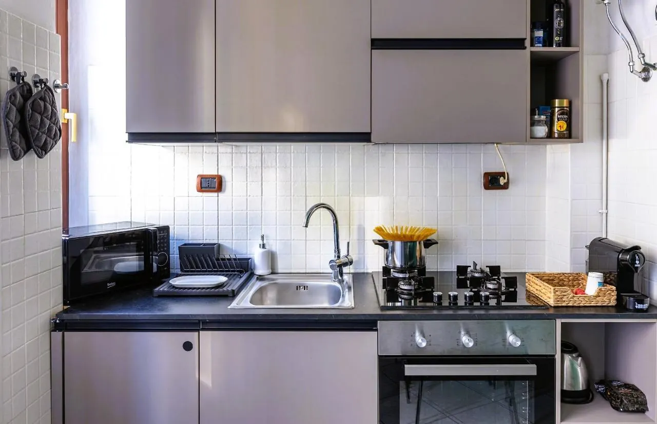 Elegant Citylife Apartment- Metro Access - Double Rooms Milan