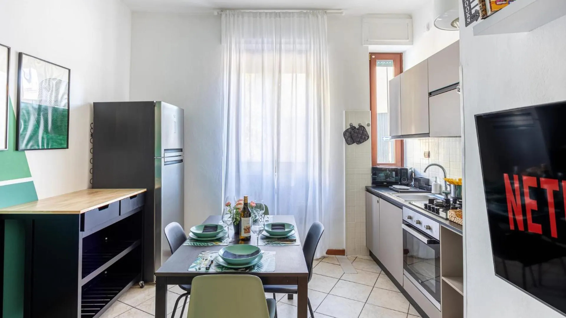 Elegant Citylife Apartment- Metro Access - Double Rooms Milan Apartment